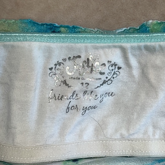 Super cute Justice tank with ruffles - Picture 4 of 4